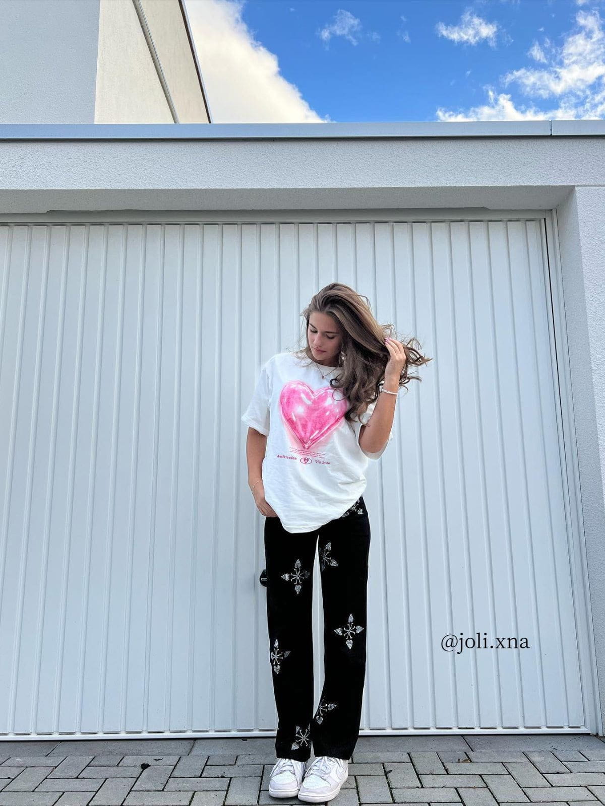 Aelfric Eden Love Balloon Graphic Tee - Image 4